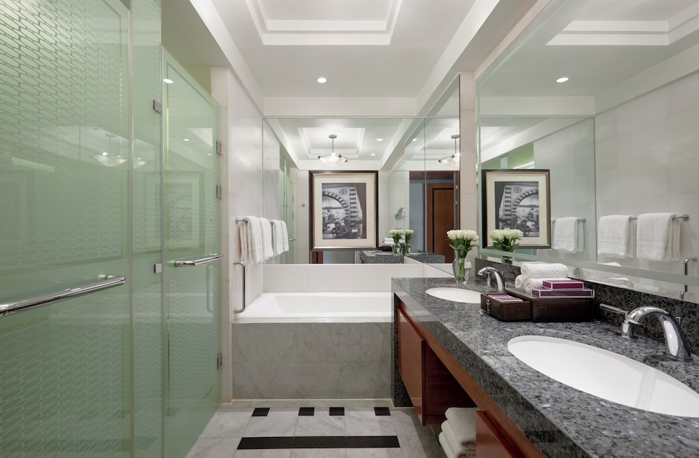 Suite, 1 King Bed