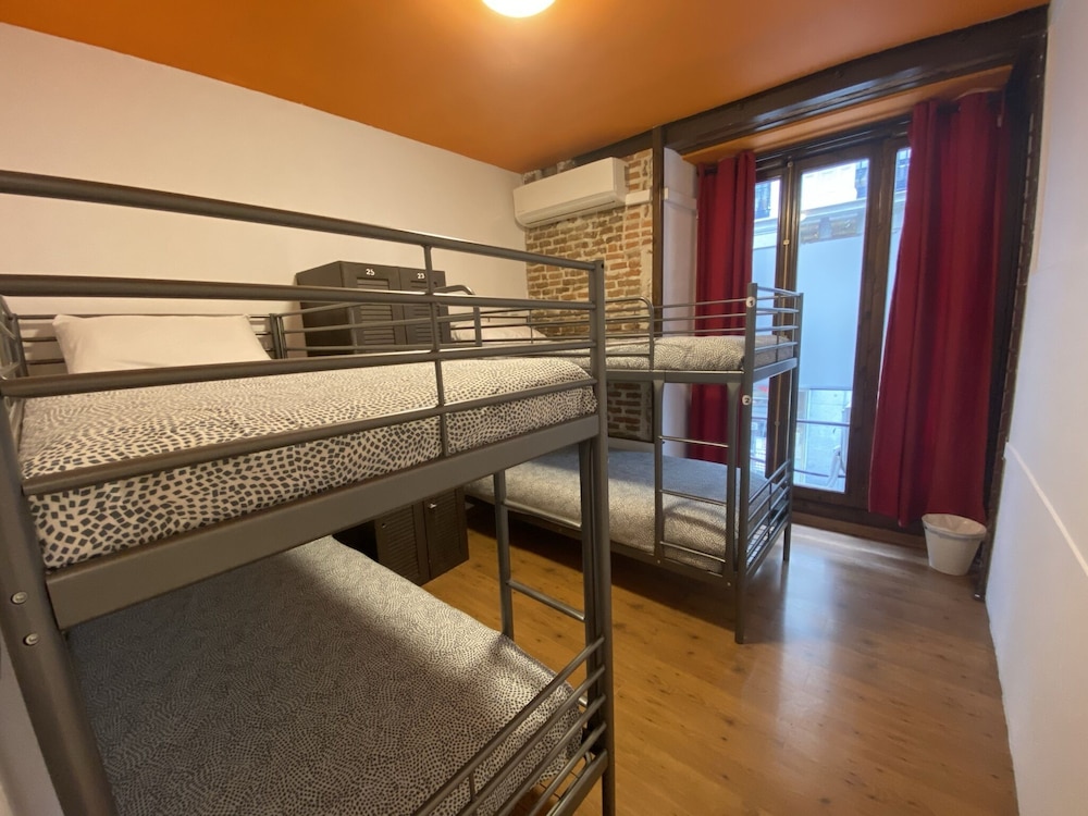Dormitorio compartido básico, Dormitorio mixto