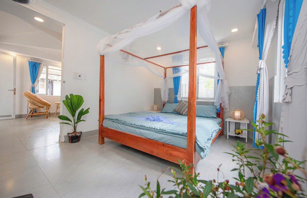 Family Quadruple Room, Balcony, Lake View photo 2