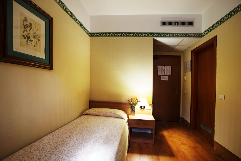 Standard Single Room photo 1