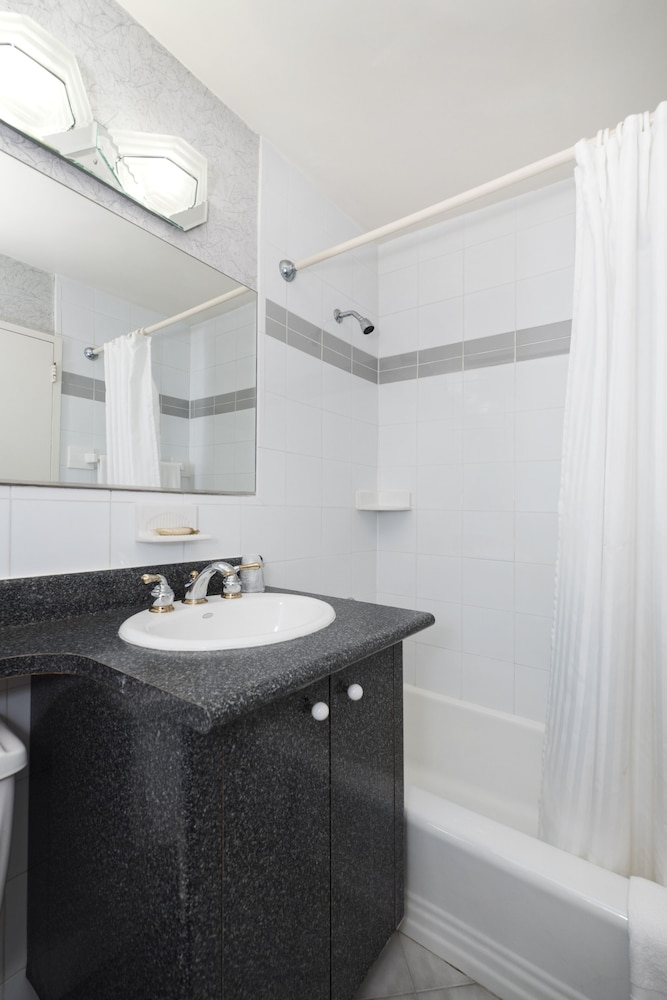 Basic Apartment photo 1