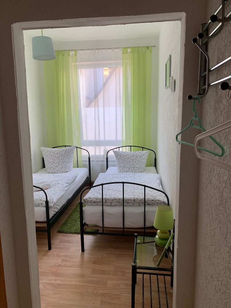 Twin Room (7 - no shower) photo 3