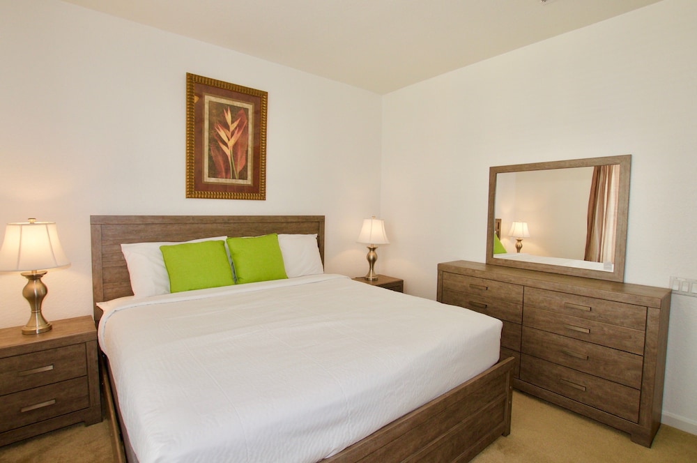 Condo, 3 Bedrooms, Corner