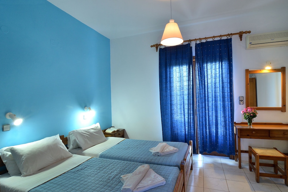 Basic Triple Room photo 3