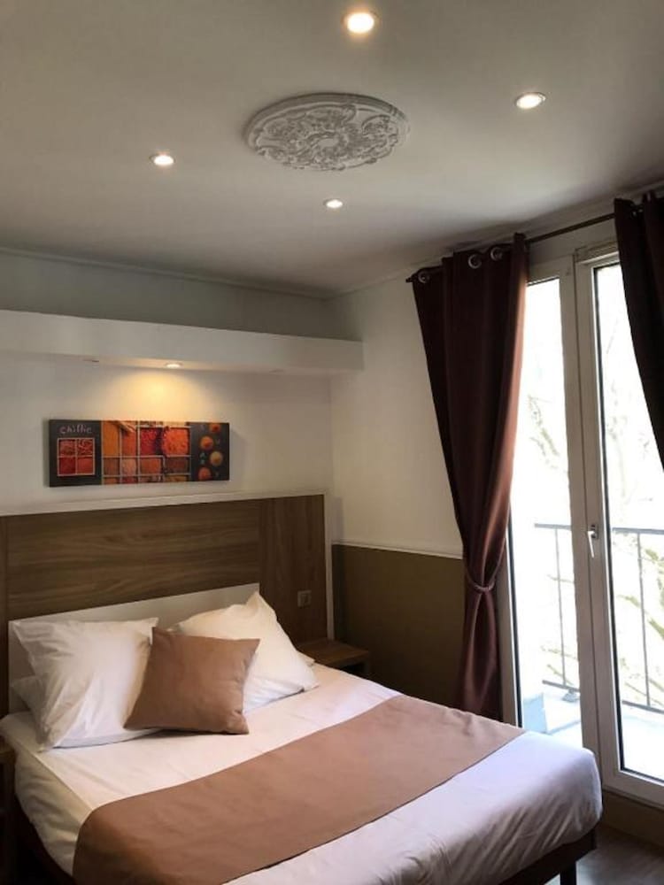 Double Room courtesy photo 3