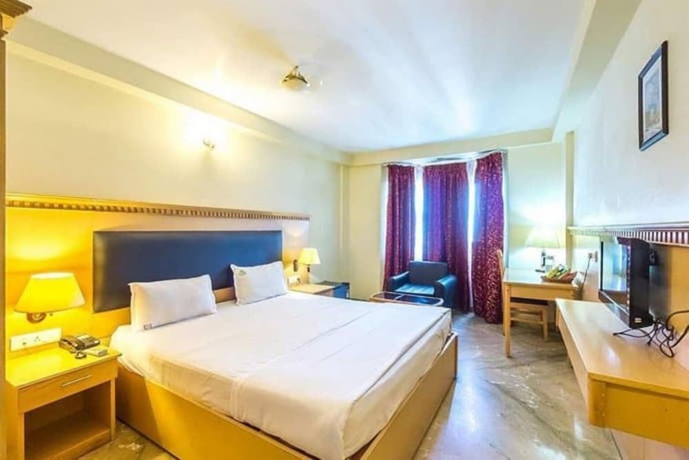 Executive Room - Photo 1