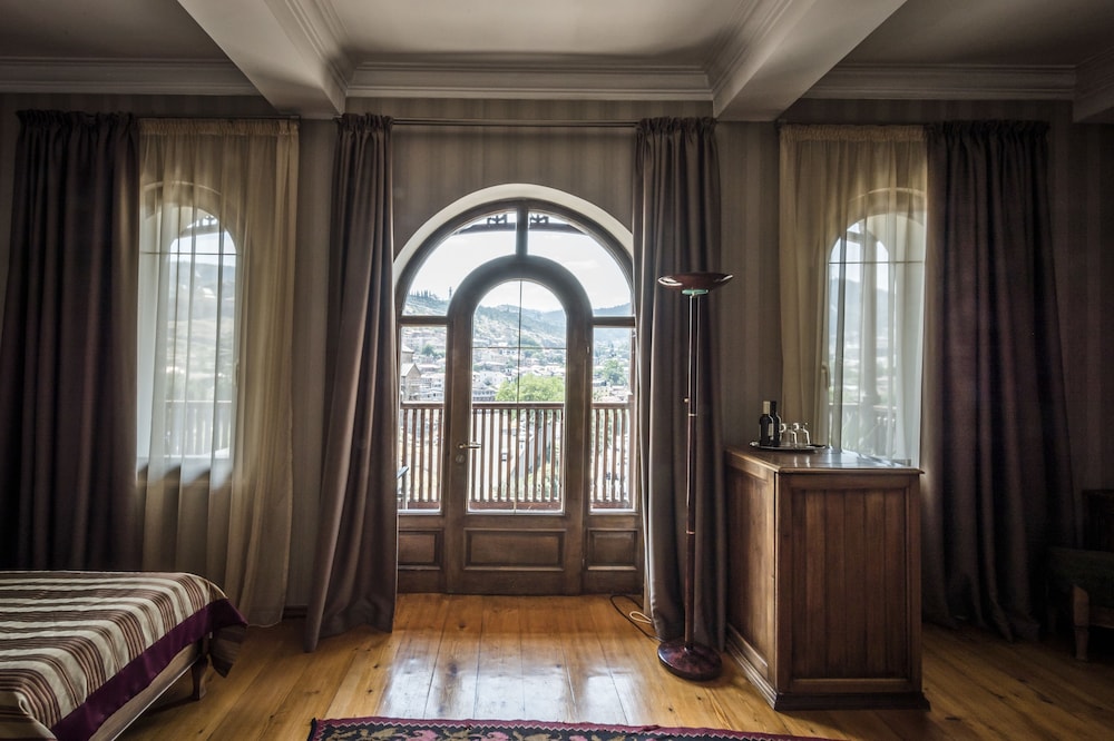 Deluxe Twin Room, City View photo 3
