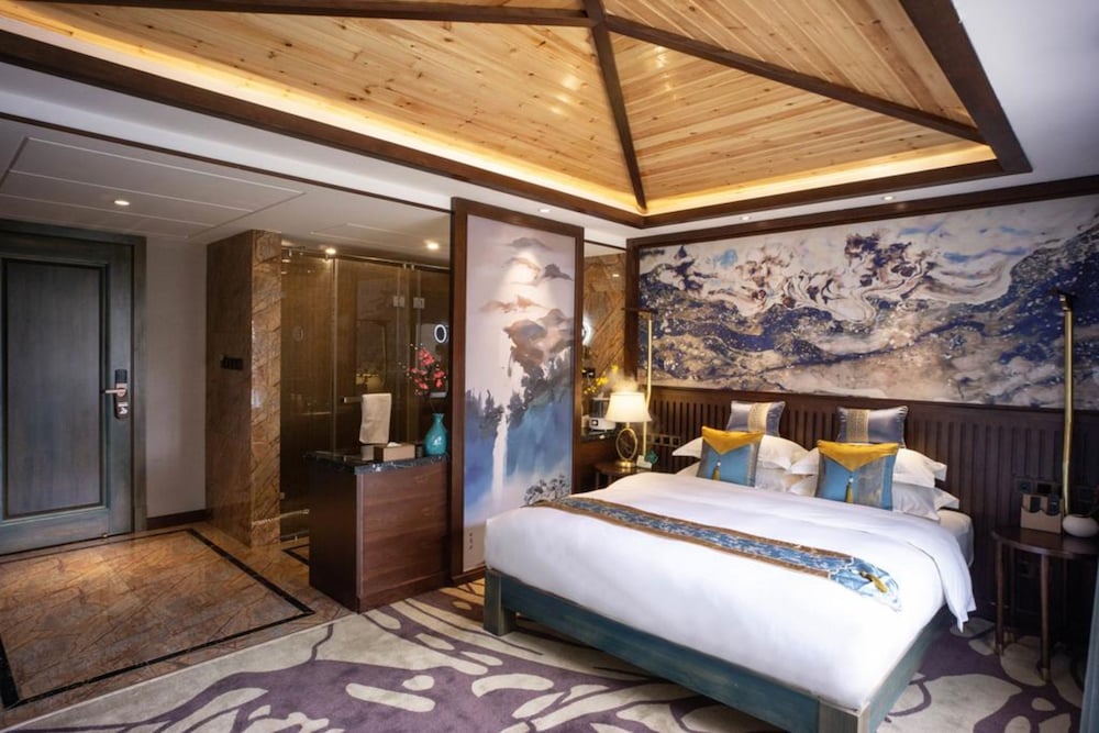 Senior Double Room, 1 Queen Bed photo 2