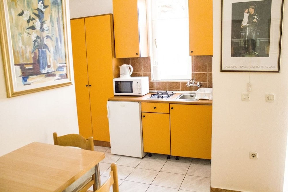 Apartment, 1 Bedroom (E) photo 3