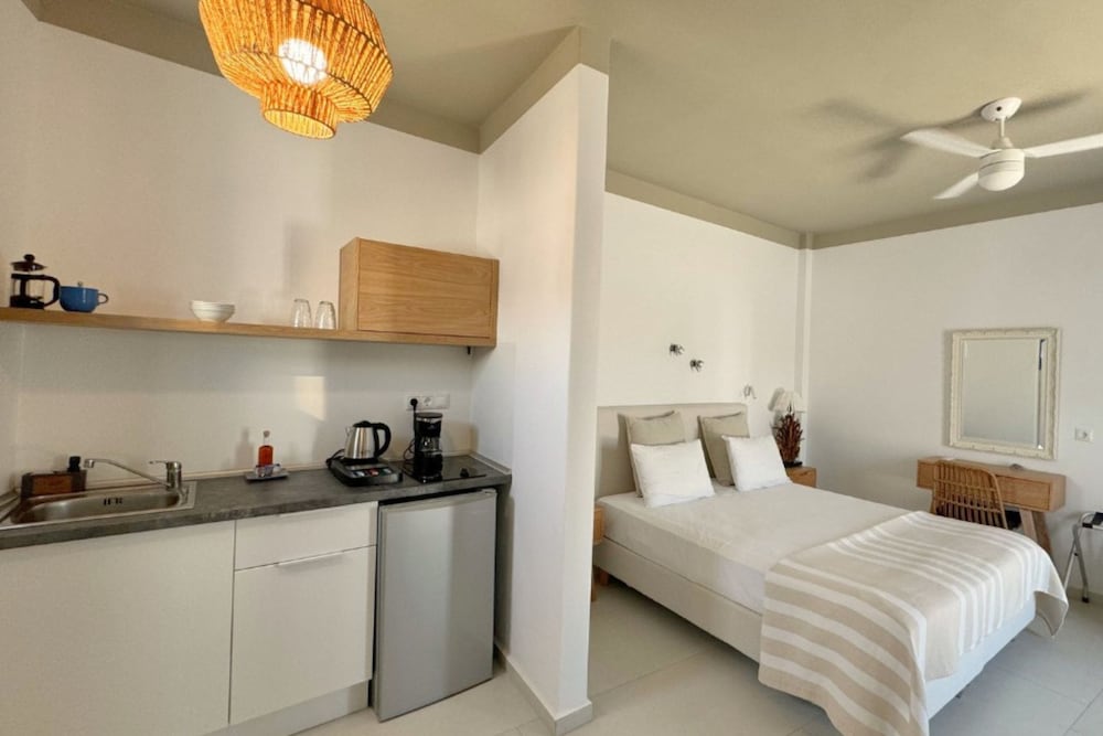 Deluxe Studio Family with Private Balcony photo 2