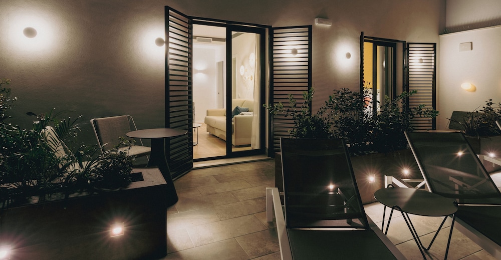 Family Apartment, 2 Bedrooms, Terrace, Pool View