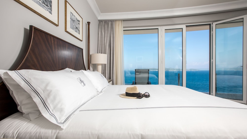 Executive Double Room, 1 King Bed, Balcony, Sea View