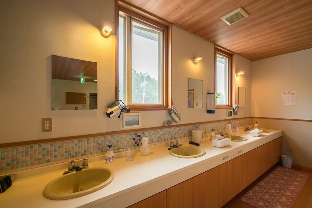 Traditional Room, Non Smoking, Shared Bathroom (Deluxe, No meal) photo 2
