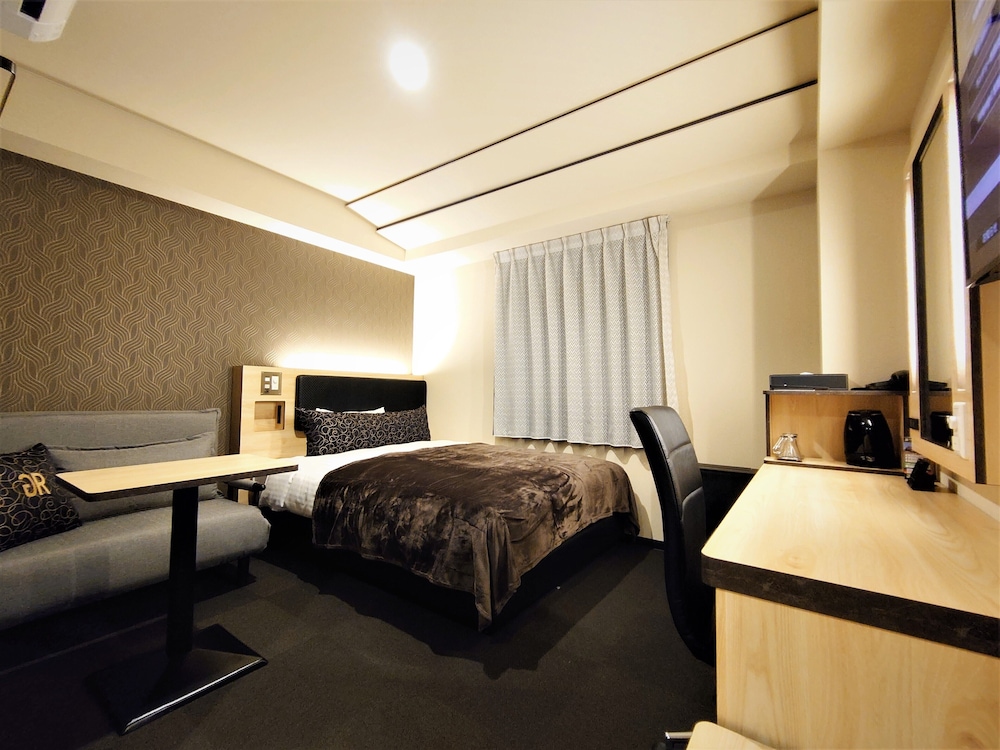 Premium Single Room, 1 Double Bed, Non Smoking (with Sofa) - Photo 4
