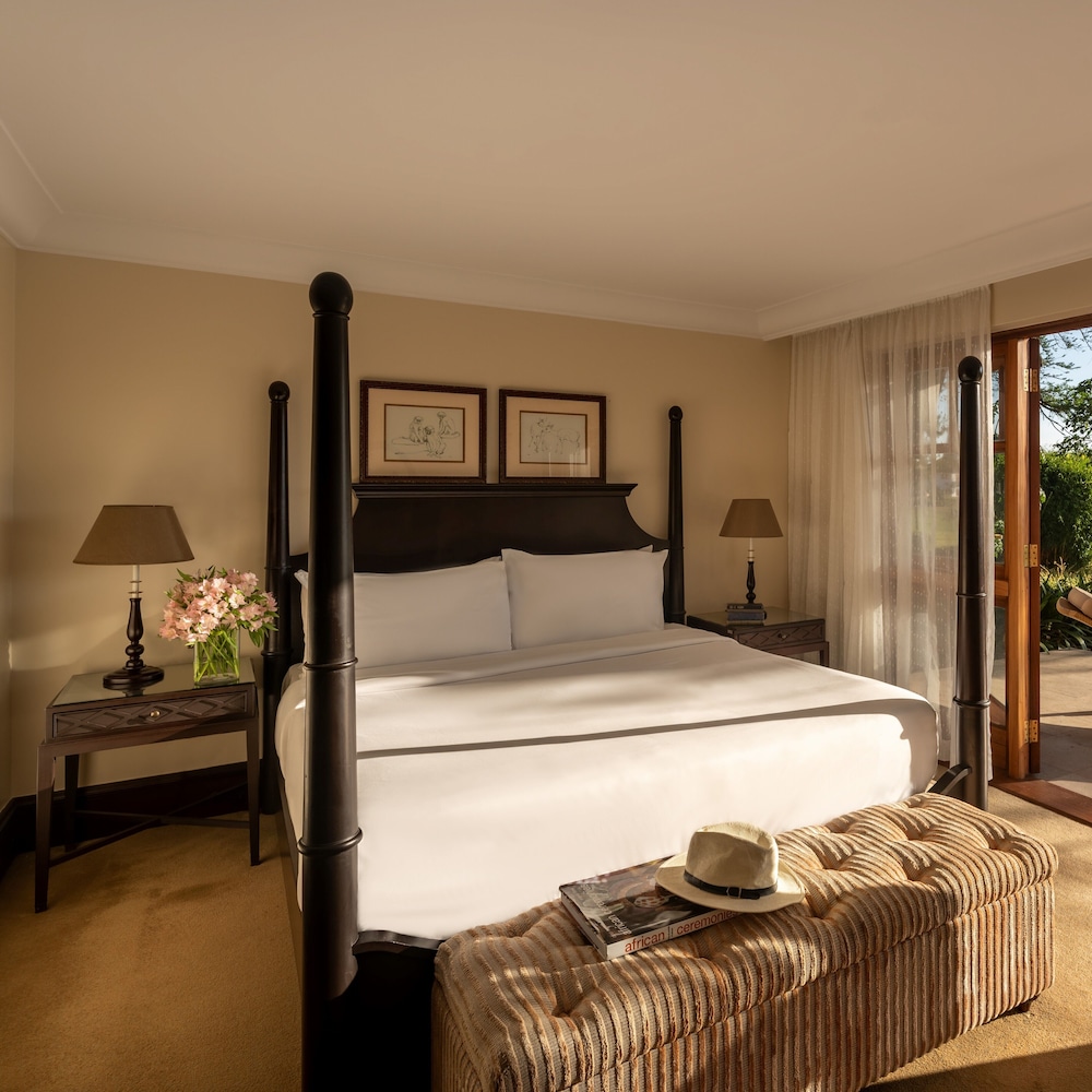 William Holden Two-Bedroom Suites- 1 king bed and 1 twin bed - Photo 1