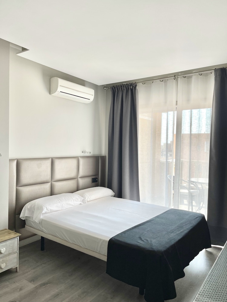 Basic Double Room Single Use photo 3