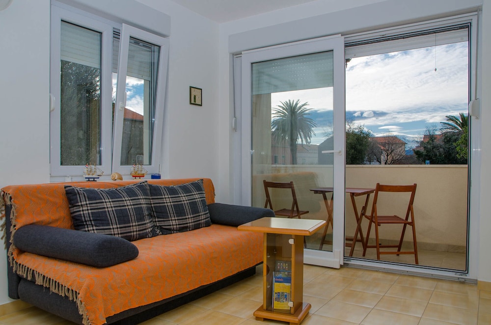 Apartment, 1 Bedroom, Ground Floor photo 3