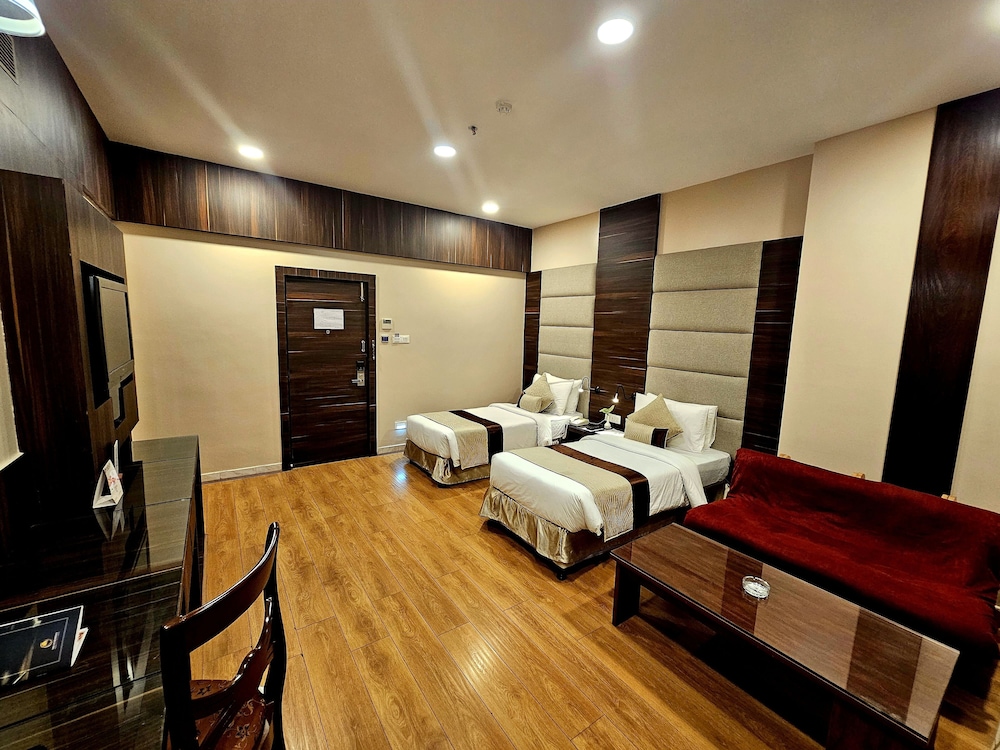 Super Deluxe Room - Photo 8