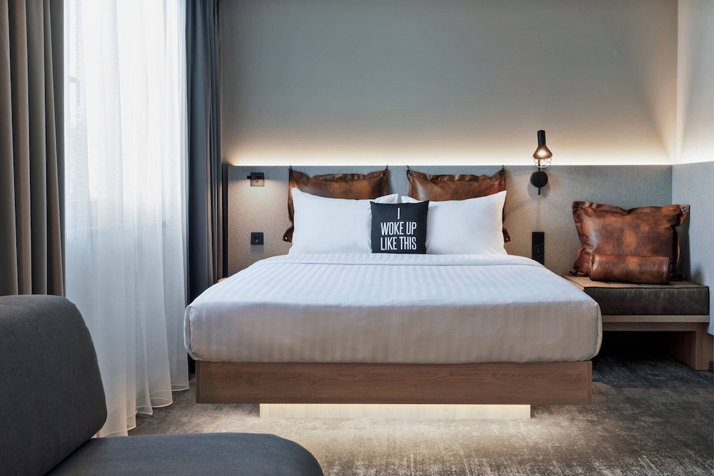 Family Room, 1 Queen Bed with Sofa bed