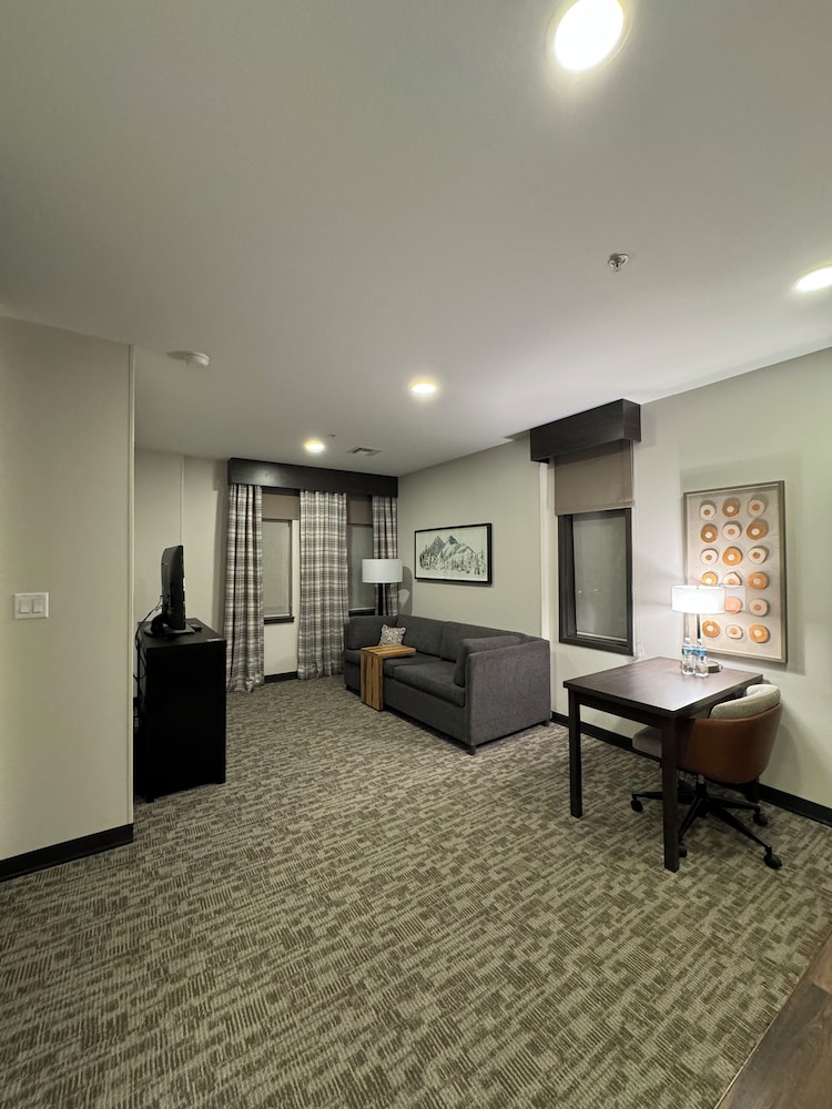 Suite, 1 King Bed, Non Smoking - Photo 2