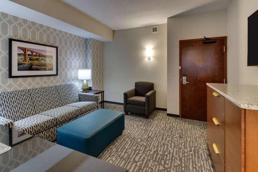 Suite, 1 King Bed with Sofa bed, Refrigerator & Microwave (2 Rooms, Upper Floor) photo 2