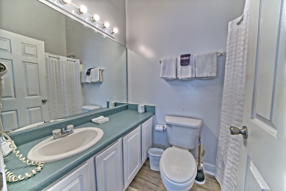 Villa, 2 Bedrooms, 2 Bathrooms, Beachfront (Villa 28) photo 2