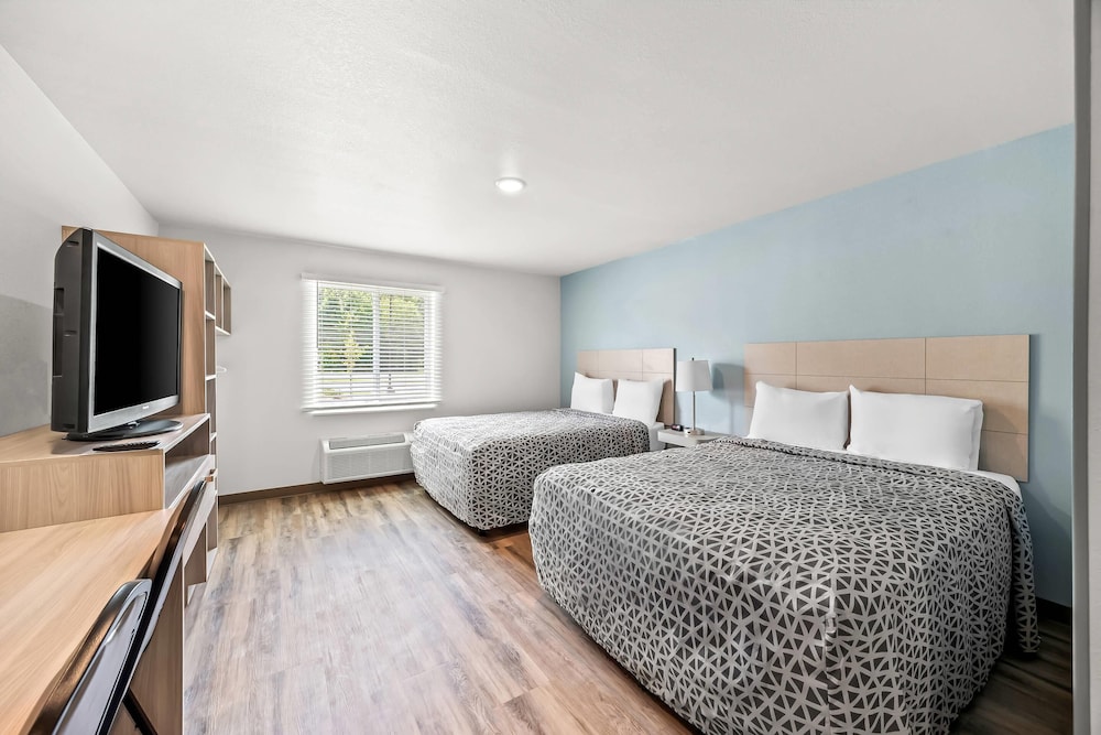 Suite, 2 Queen Beds, Non Smoking