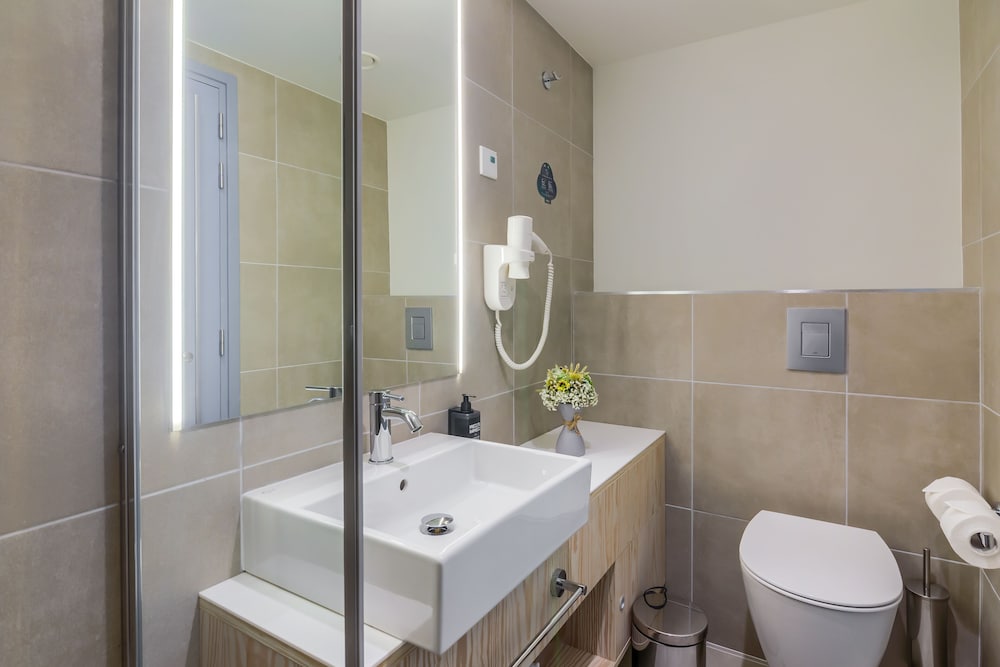 Premium Room, 1 Double Bed - Photo 6