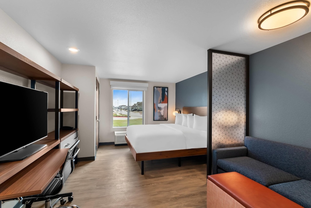 Suite, 1 King Bed, Non Smoking
