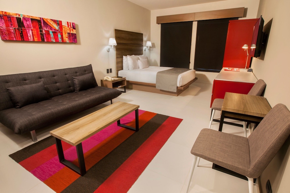 Suite, 1 Queen Bed With Sofa Bed, Non Smoking photo 1