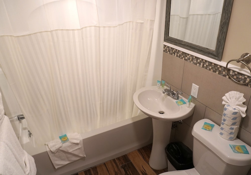 Junior Suite, 2 Bedrooms, Non Smoking, Pool View photo 3