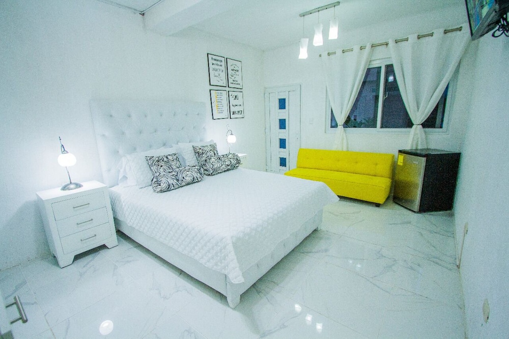 Deluxe Double Room, 1 King Bed photo 3