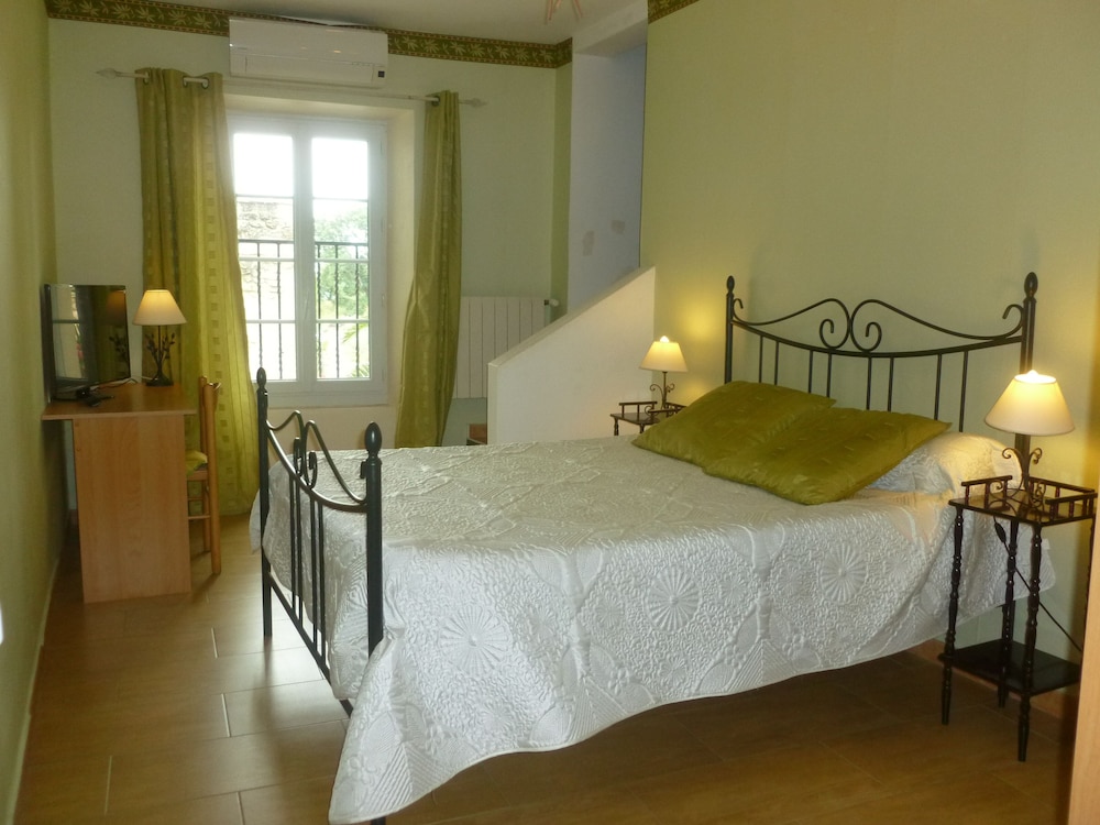 Standard Double Room - Photo 2