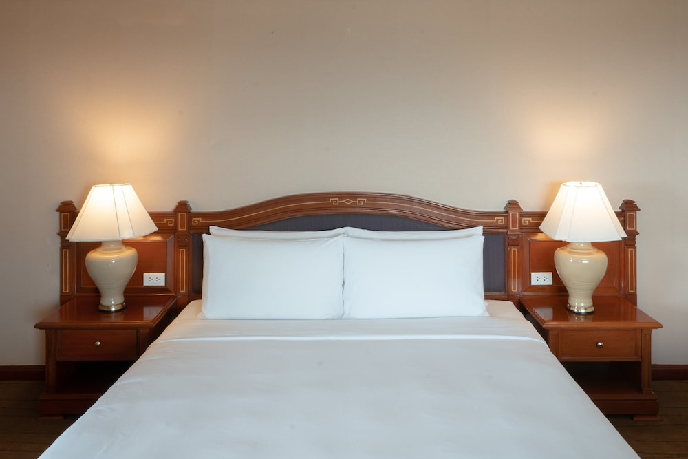 Superior Room, 1 King Bed - Photo 3