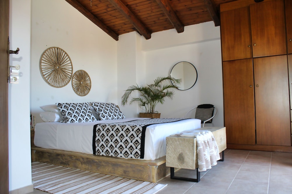 Traditional Villa, 2 Bedrooms, Mountainside