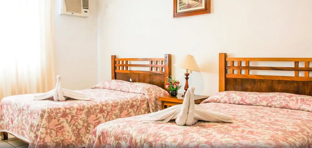 Suite, 2 Double Beds - Photo 3