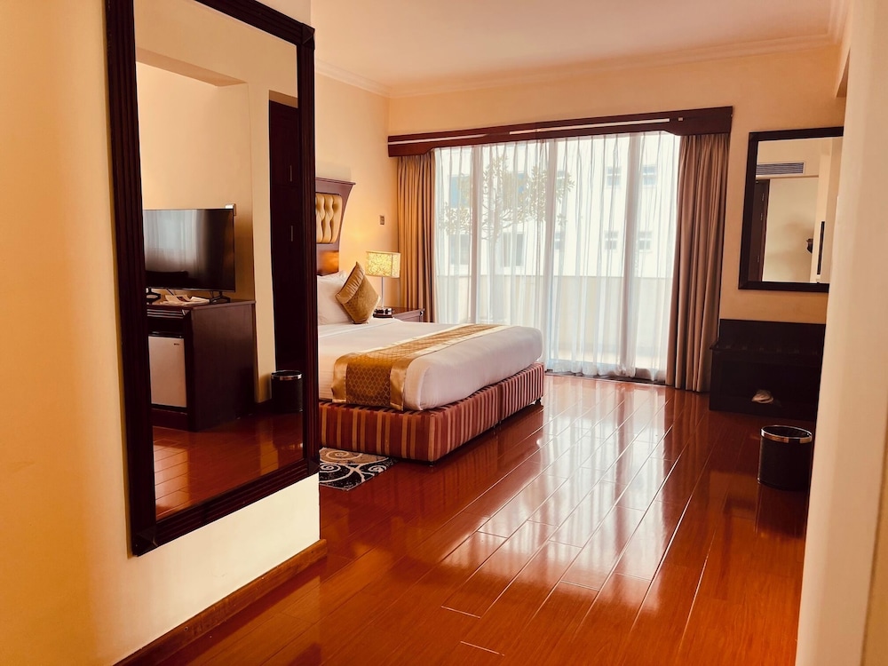 Deluxe Twin Room, 1 Bedroom - Photo 10