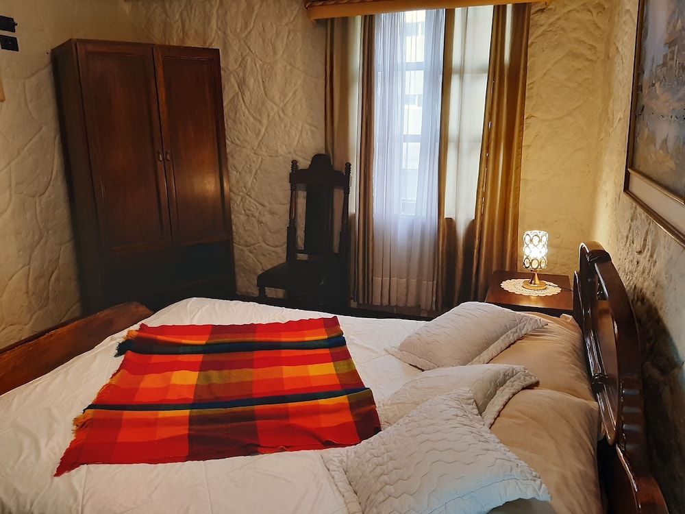 Premier Single Room, 3 Bedrooms, Private Bathroom, City View photo 2