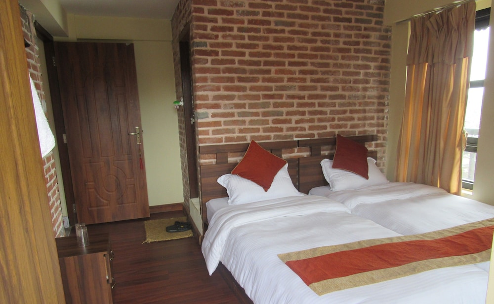 Twin Room, Balcony, City View