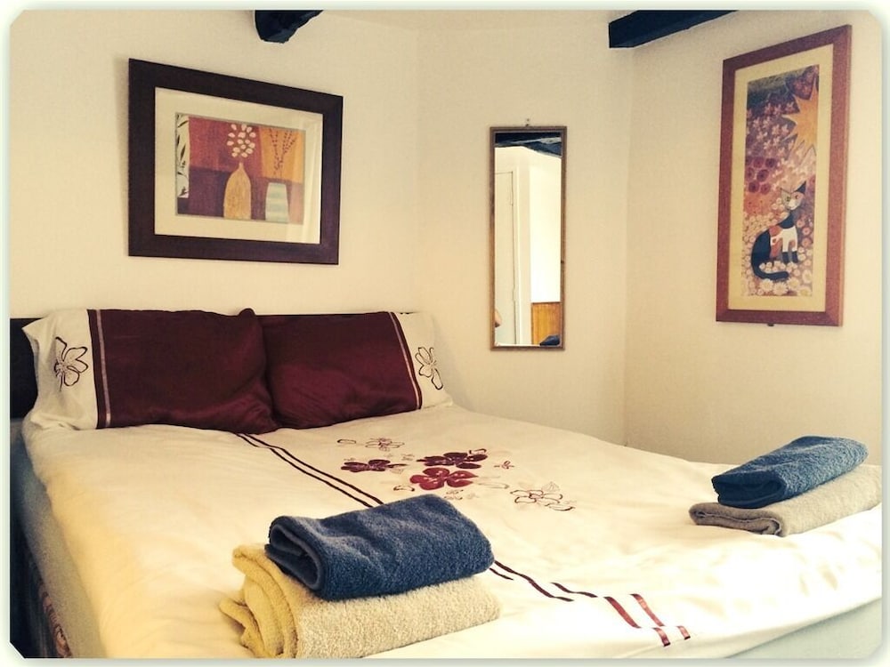Double or Twin Room, Ensuite photo 2