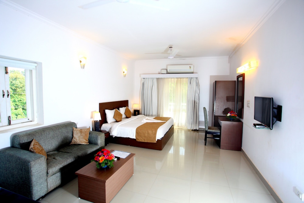 Deluxe Allure Suite photo 2