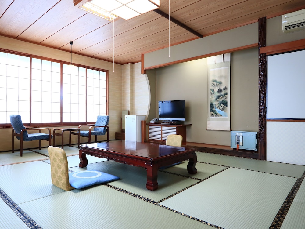 [Non-smoking] Spacious two-room Japanese-style room 12.5 + 8 tatami mats photo 1