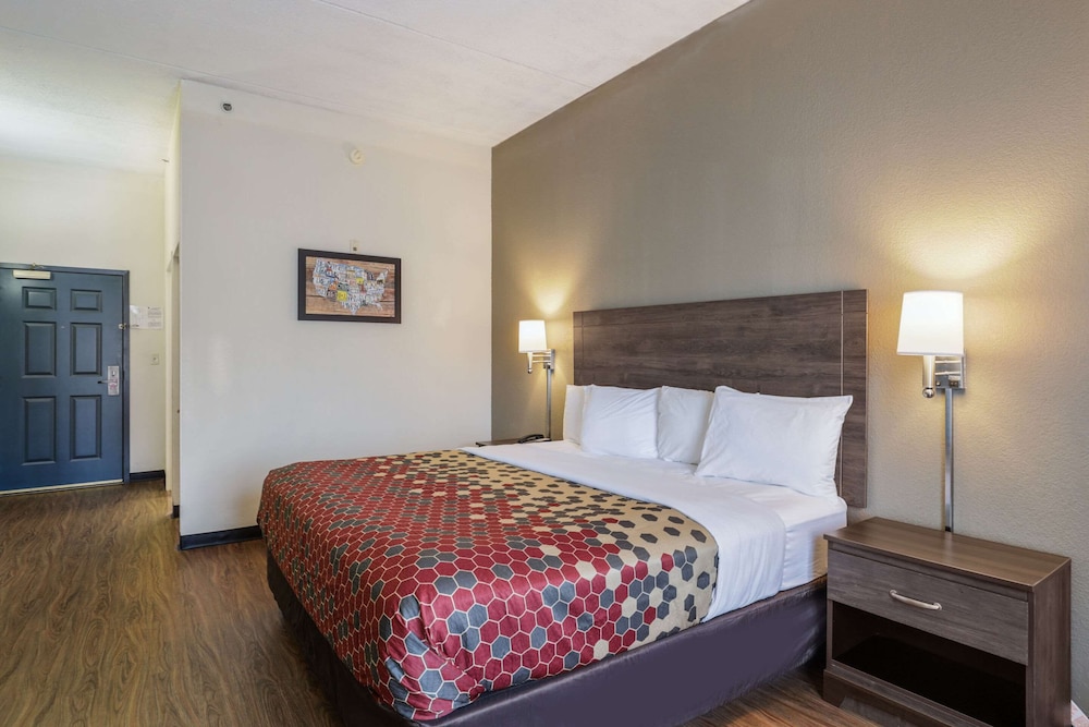 Room, 1 King Bed, Accessible, Non Smoking - Photo 7
