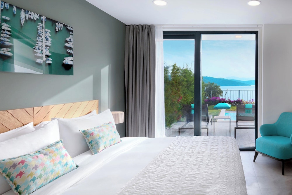Family Villa, 3 Bedrooms, Sea View (Balcony) thumbnail 5