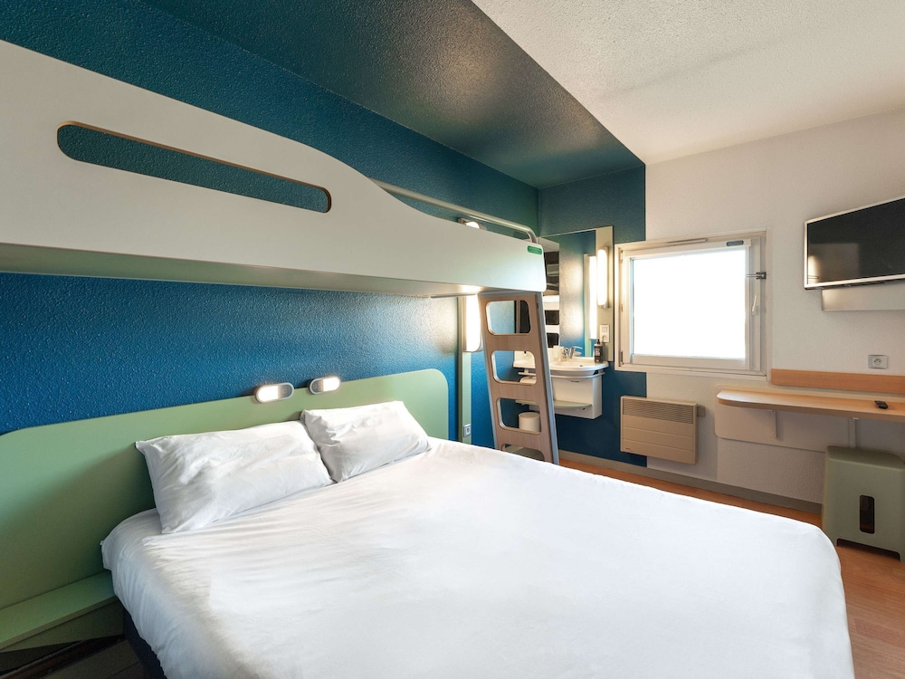 Triple Room, Multiple Beds photo 3
