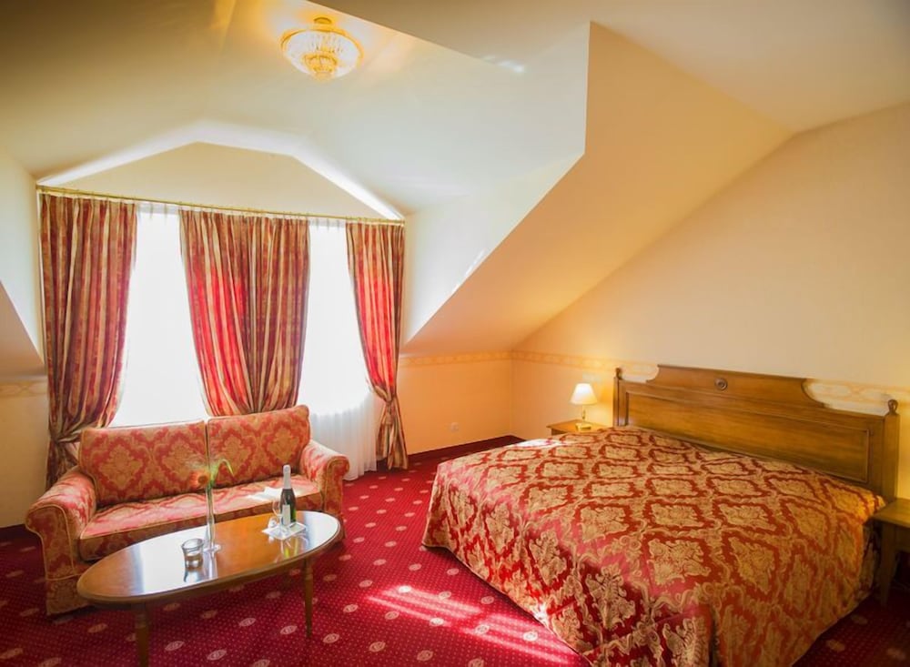 Comfort Double Room, 1 Bedroom, Bathtub, City View photo 1