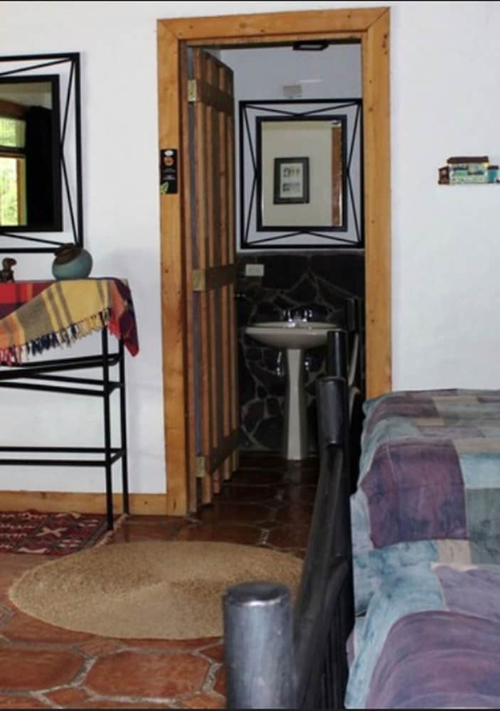 Junior Suite, 1 King Bed, Mountain View photo 2