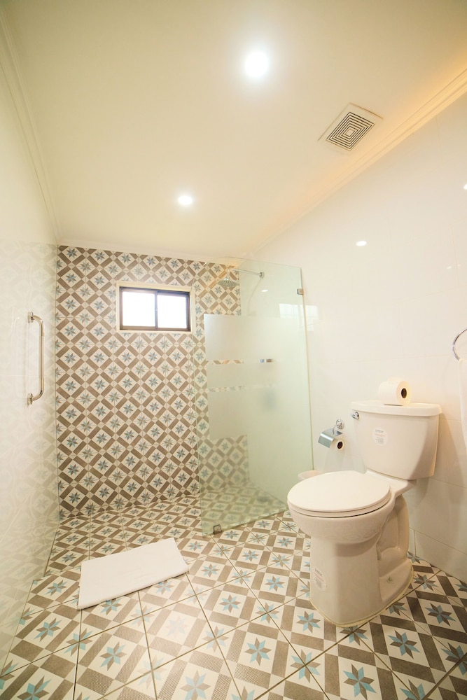 Deluxe Double Room, 1 Queen Bed - Photo 5