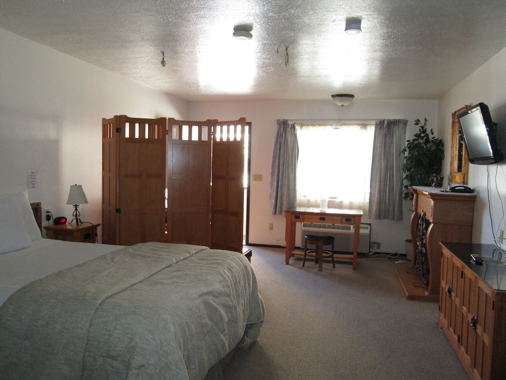 Standard Double Room, Ensuite (Jim Butler Suite) photo 3