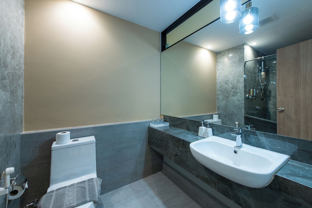 Family Triple Room, Non Smoking, City View photo 3